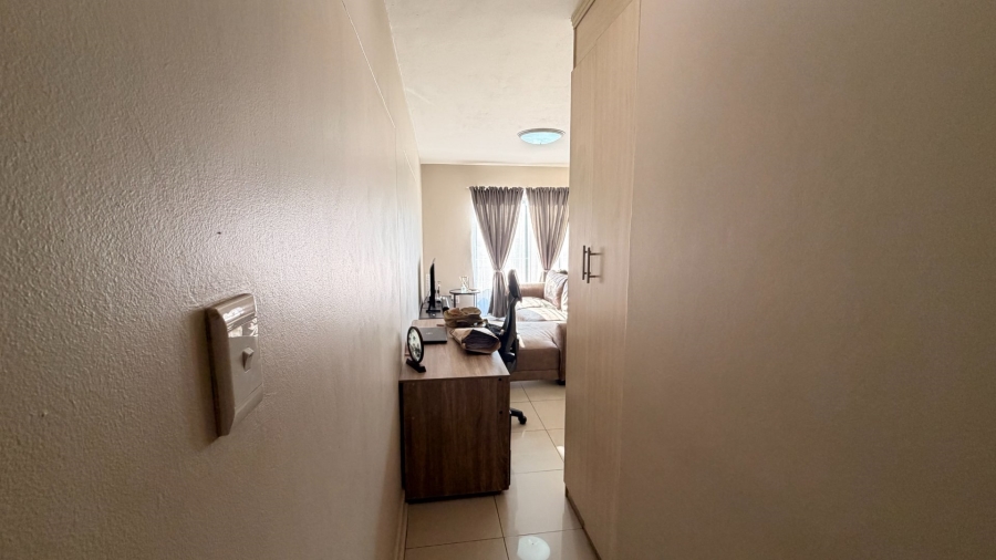 1 Bedroom Property for Sale in Bult South North West
